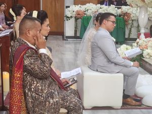 Suasana Pemberkatan Anak Hotman Paris, Lamborghini dan Bentley Nyata Adanya