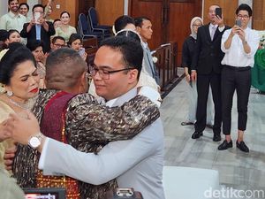 Istri Hotman Paris Nangis di Pelukan Fritz Hutapea