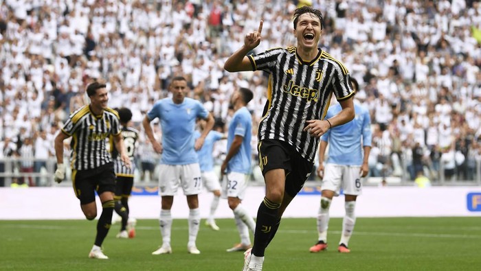 Juventus Federico Chiesa celebrates after scoring his sides second goal during a Serie A soccer match between Juventus and Lazio, at Turins Juventus Stadium, northern Italy, Saturday, Sept. 16, 2023. (Fabio Ferrari/LaPresse via AP)