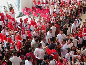 Presiden Jokowi Hadiri Rembugnas Relawan Solmet di Bogor Presiden Jokowi Hadiri Rembugnas Relawan Solmet di Bogor