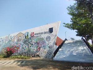 Heboh Botol Miras dan Pungli Parkir di Kalijodo
