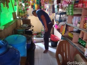 Warga Kalideres Ini Harus Rogoh Ratusan Ribu demi Air Bersih Sepekan Warga Kalideres Ini Harus Rogoh Ratusan Ribu demi Air Bersih Sepekan