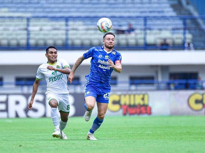Marc Klok di laga Persib vs Persikabo di Stadion GBLA, Sabtu (16/9/2023).