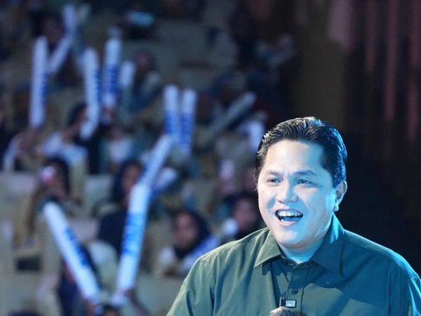Momen Hangat Erick Thohir Bertemu Nasabah dan AO PNM Mekaar