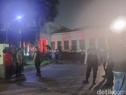 Kebakaran Museum Nasional, Jalan Merdeka Barat Arah Istana Ditutup