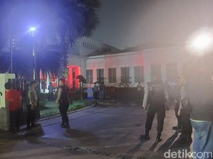 Kebakaran Museum Nasional, Jalan Merdeka Barat Arah Istana Ditutup Kebakaran Museum Nasional, Jalan Merdeka Barat Arah Istana Ditutup