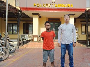Polisi Tangkap Pencuri Rumah Bos Kain di Jakbar yang Beraksi Siang Bolong Polisi Tangkap Pencuri Rumah Bos Kain di Jakbar yang Beraksi Siang Bolong