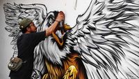 Seniman Grafiti Adu Kreativitas di Festival King Royal Pride
