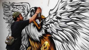 Seniman Grafiti Adu Kreativitas di Festival King Royal Pride