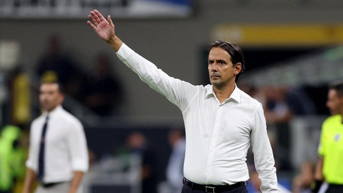 Soccer Football - Serie A - Inter Milan v Monza - San Siro, Milan, Italy - August 19, 2023 Inter Milan coach Simone Inzaghi REUTERS/Claudia Greco