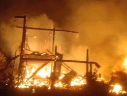 Barbar ODGJ di Wajo Bakar 3 Rumah Warga hingga Ludes