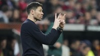 Yang disebut paling berpeluang melatih Liverpool adalah Xabi Alonso. Mantan gelandang Liverpool itu kini sedang oke melatih Bayer Leverkusen, dan disebut menjadi kandidat kuat meneruskan tugas Klopp. (Foto: AP/Martin Meissner)