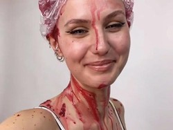 Wanita Ini Ngecat Rambut Pakai Umbi-umbian, Hasilnya Bikin Takjub