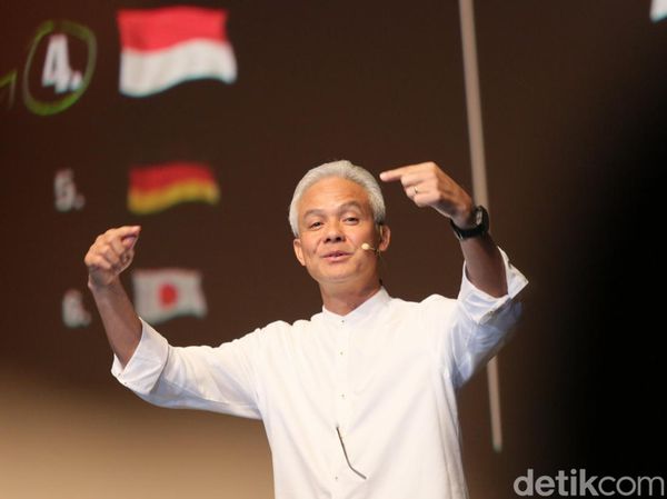 Ganjar Bicara Tantangan Indonesia Emas dalam Forum Alumni Perguruan Tinggi