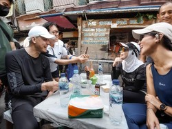 Ganjar CFD-an di Jakarta Lalu Sarapan Mie Ayam, Pedagang Kaget