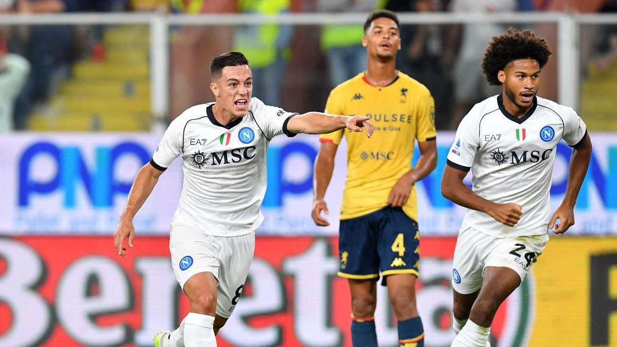 Genoa vs Napoli tuntas 2-2 (REUTERS/JENNIFER LORENZINI)