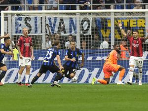 Milan Dibantai Inter, Kjaer Minta Maaf ke Fans Milan Dibantai Inter, Kjaer Minta Maaf ke Fans