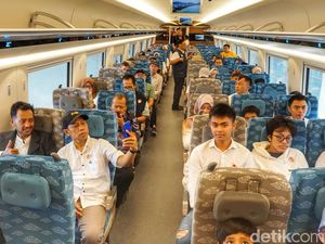 Keceriaan Warga Bandung Jajal Kereta Cepat dari Tegalluar ke Halim