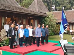 SBY-AHY Tiba di Hambalang, Disambut Prabowo dan Parpol Koalisi