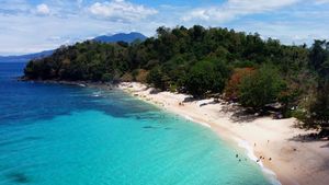 Menikmati Indahnya Lanskap Pantai Paal Likupang