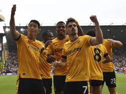 Transisi cepat Wolverhampton kemudian membuat Liverpool kebobolan pada menit ketujuh. Skor 1-0 untuk keunggulan Wolves bertahan sampai turun minum.  