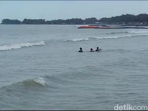 Bocah Asal Kramat Tewas Terseret Ombak Pantai Alam Indah Tegal Bocah Asal Kramat Tewas Terseret Ombak Pantai Alam Indah Tegal