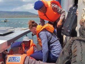 KMP Gerbang Samudra Kandas di Selat Bali, 114 Penumpang Dievakuasi