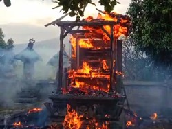 Bakar Sampah Sembarangan, 3 Palinggih Pura di Karangasem Ludes Terbakar