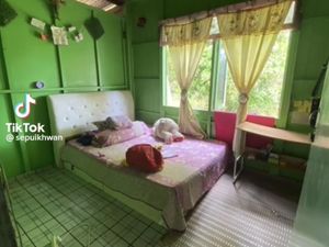 8 Foto Transformasi Kamar Bilik Kayu Jadi Minimalis & Estetik, Bak Beda Rumah