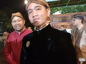 Canda Gibran dan Didit Prabowo Di Puro Mangkunegaran soal Gantungan Kunci Canda Gibran dan Didit Prabowo Di Puro Mangkunegaran soal Gantungan Kunci