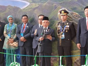 Wapres Maruf Buka Paviliun Komoditas Indonesia di CAEXPO 2023