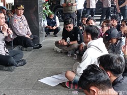 Sejumlah Aktivis Mempertanyakan Batalnya Konser GIGI di Tasik