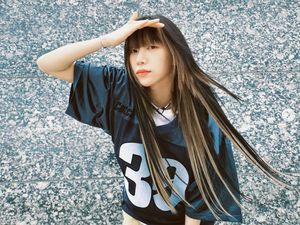 Siapa Bada Lee? Ini Profil Dancer Viralkan Smoke Challenge yang Diikuti V BTS