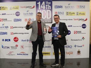 Bank Jatim Raih Predikat Top 50 Emiten Terbaik dari IICD Bank Jatim Raih Predikat Top 50 Emiten Terbaik dari IICD