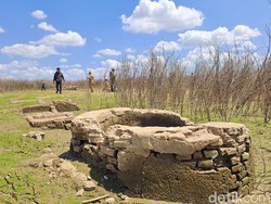 Sederet Fenomena di Waduk Gajah Mungkur, Kemunculan Makam Kuno-Jejak Permukiman