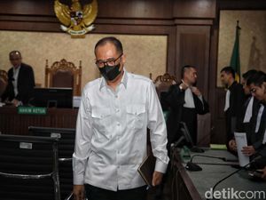 Saksi Ungkap Rafael Alun Beli Tanah Rp 922 Juta di Sentul untuk Kado Istri Saksi Ungkap Rafael Alun Beli Tanah Rp 922 Juta di Sentul untuk Kado Istri