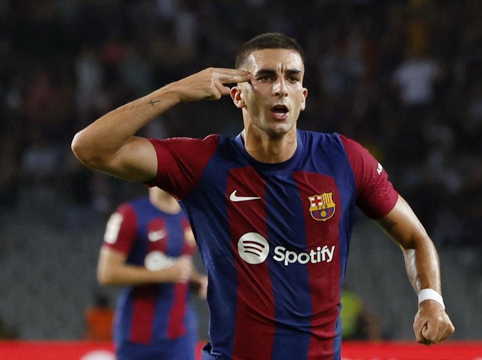 Soccer Football - LaLiga - FC Barcelona v Real Betis - Estadi Olimpic Lluis Companys, Barcelona, Spain - September 16, 2023 FC Barcelona's Ferran Torres celebrates scoring their third goal REUTERS/Albert Gea