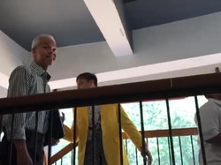 Pakai Kemeja Garis Hitam Putih, Ganjar Hadiri Kuliah Kebangsaan FISIP UI