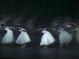 Gemulai Penari Balet di Venezuela