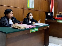 Apes! Sudah Kalah, Pria di Surabaya Ditangkap Saat Main Judi Slot