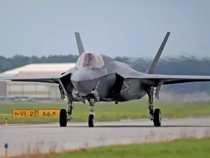 Jet Tempur F-15 Arab Saudi Jatuh saat Latihan, Awak Pesawat Tewas Jet Tempur F-15 Arab Saudi Jatuh saat Latihan, Awak Pesawat Tewas