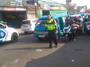 Pemotor Wanita Tewas Usai Menabrak Truk di Bogor Lalu Terlindas
