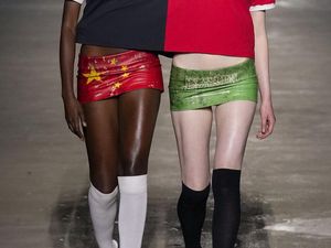 Brand Dikecam Rilis Rok Mini dengan Motif Bendera Saudi & Tulisan Syahadat