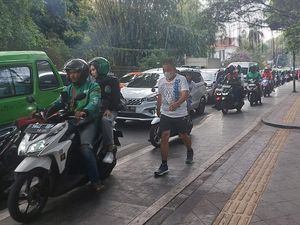 Lalin Jl Juanda Kota Bogor Macet Pagi Ini, Pemotor Nekat Naik Trotoar