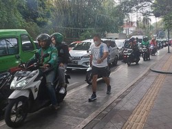 Lalin Jl Juanda Kota Bogor Macet Pagi Ini, Pemotor Nekat Naik Trotoar
