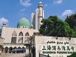 Maruf Takjub Masjid Pudong Berdiri Megah di Area Strategis Shanghai