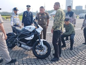 Gubernur Jakarta Terpilih Bakal Dikawal Motor Listrik Seharga Rp 1 M Gubernur Jakarta Terpilih Bakal Dikawal Motor Listrik Seharga Rp 1 M