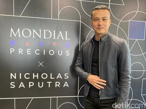 Gokil! Nicholas Saputra Diam Saat Live Instagram, Tembus 10 Ribu Penonton Gokil! Nicholas Saputra Diam Saat Live Instagram, Tembus 10 Ribu Penonton