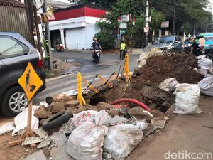 Ada Galian di Jl Asem Baris, Lalin ke Stasiun Tebet Terganggu Ada Galian di Jl Asem Baris, Lalin ke Stasiun Tebet Terganggu