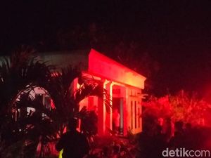 Rumah Mewah Terbakar Flotim, Polisi Sempat Tembak Pintu 3 Kali